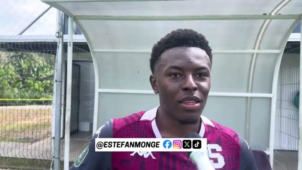 Akheem Wilson con la camisa de Saprissa. (Foto: Estefan Monge)
