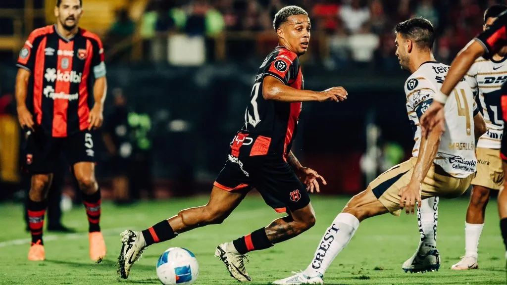 Alajuelense no pudo vencer a Pumas.