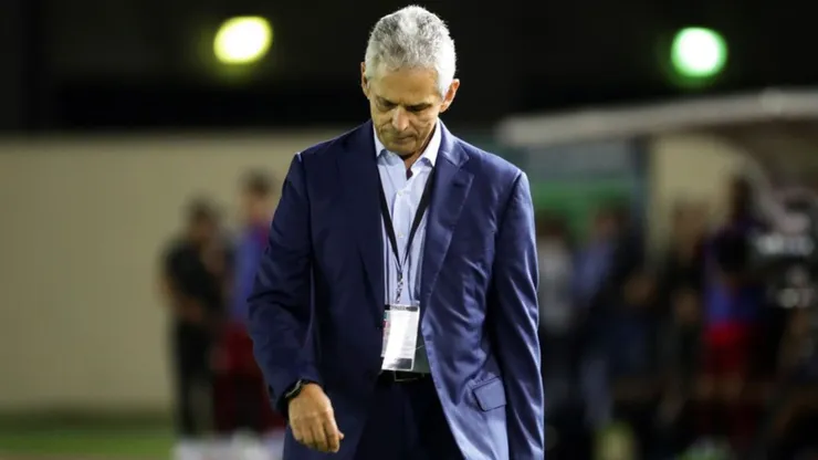 Reinaldo Rueda estaría en vilo por una lesión que sufrió una de sus figuras.
