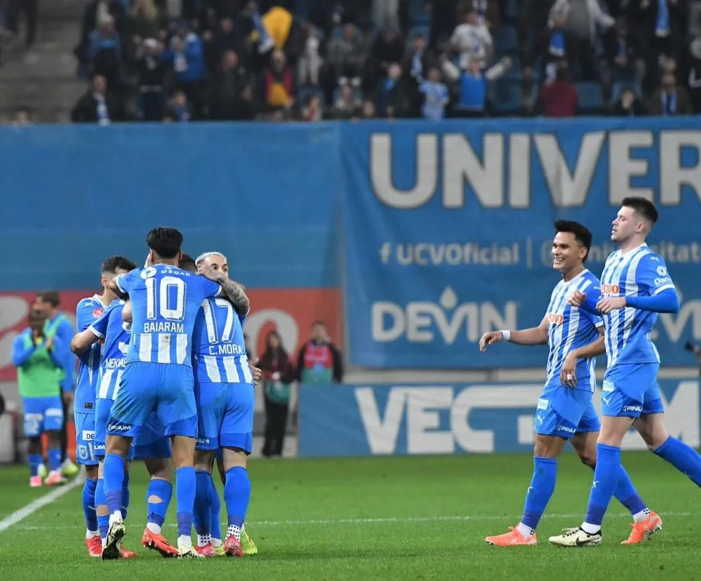 Denil Maldonado y sus compañeros dieron un gran primer paso para pelear el título. (Foto: Facebook Universitatea Craiova)