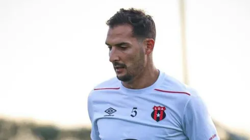 Celso Borges piensa en lo que viene.