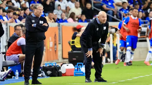 ¡No solo fue la derrota! El Bolillo Gómez suma datos negativos en su debut que preocupan en El Salvador