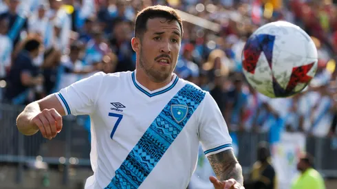 Crece la bronca: jugador de Guatemala no se calló y le dejó un palo a Aarón Herrera.