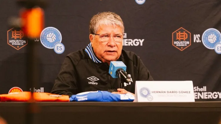 Bolillo Gómez suma una nueva incorporación a El Salvador