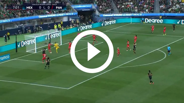 Raúl Jiménez anotó el 1-0 de México.