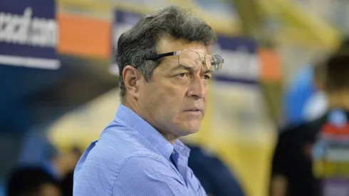 Hugo Pérez hace fuerte crítica al futbol de El Salvador