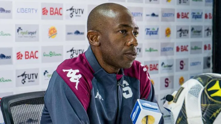 Wanchope juega con fuego y golpea a la afición de Saprissa