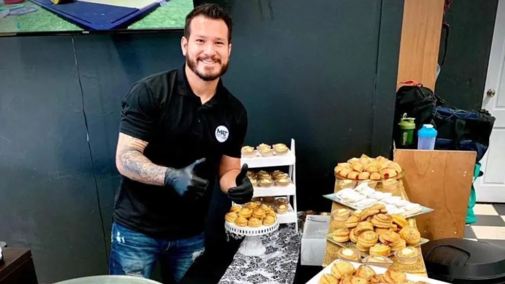 “El Tanque” Catro desarrollí una carrera en paralelo al fútbol. Tiene su compañía alimentaria, MAT Services; dos sucursales en Heredia de su joyería, Belum 925, y una línea de distribución avícola. (Foto: Instagram)
