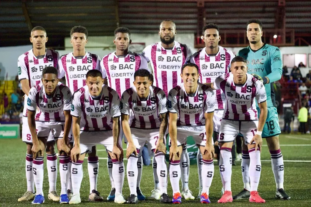 Dos titulares ante Santos no estuvieron ni en el banco de suplentes contra Herediano (Saprissa).