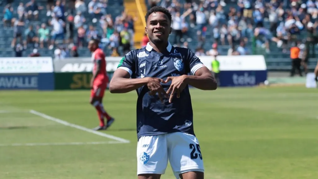 Kenyel Michel contó que le gustaría quedarse en Cartaginés.