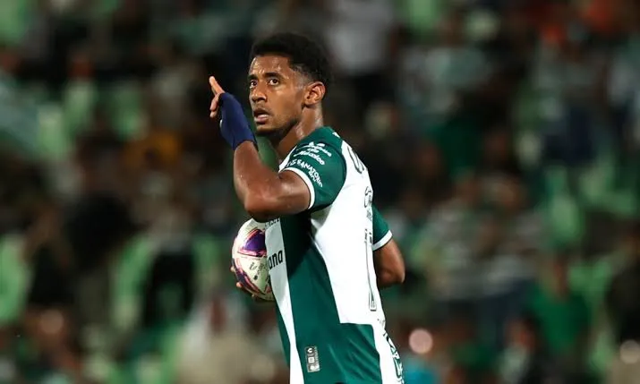 En la presente temporada, Choco Lozano solo lleva un gol y una asistencia. Números muy pobres para todo lo que puede dar.