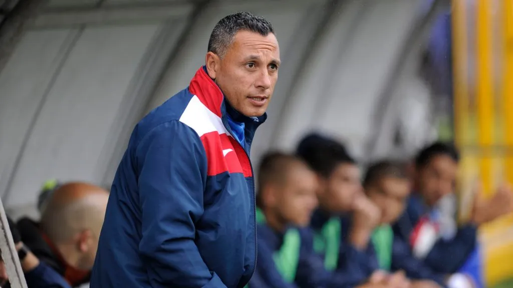 Adrián Leandro reemplazaría a Vladimir Quesada.