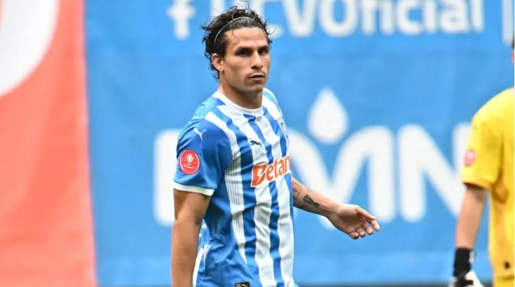 Luis Paradela regresaría a mitad de año a Saprissa.