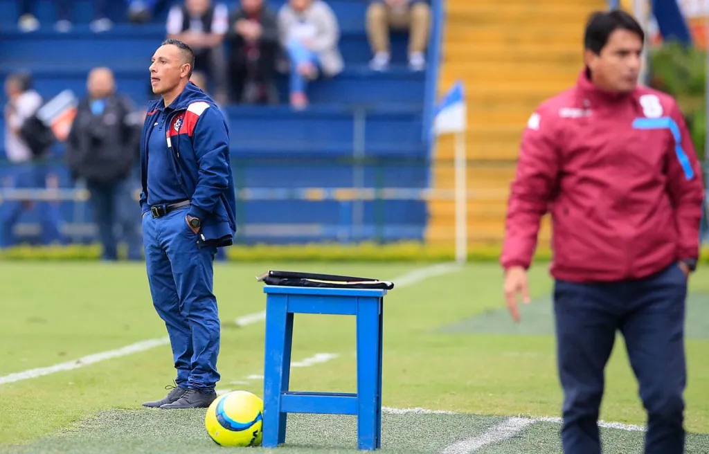 Adrián Leandro y Vladimir Quesada fueron rivales en los banquillos en 2018. (Foto: Rafael Pacheco Granados / La Teja)