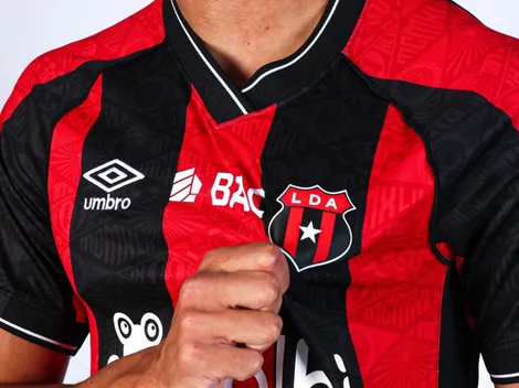 De Alajuelense a un rival directo: Guimaraes lo relegó y ya tiene ofertas