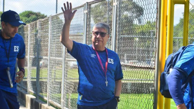 El Bolillo Gómez tendrá el regreso del legionario que tanto esperaban en la Selección de El Salvador