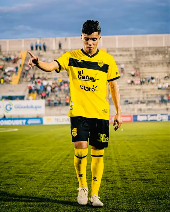 Roberto Osorto de Real España fue elogiado como uno de losgrandes prospectos del fútbol hondureño.