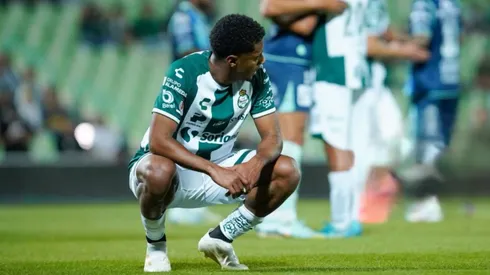 Antony Lozano volvió a sufrir un duro golpe con Santos Laguna.