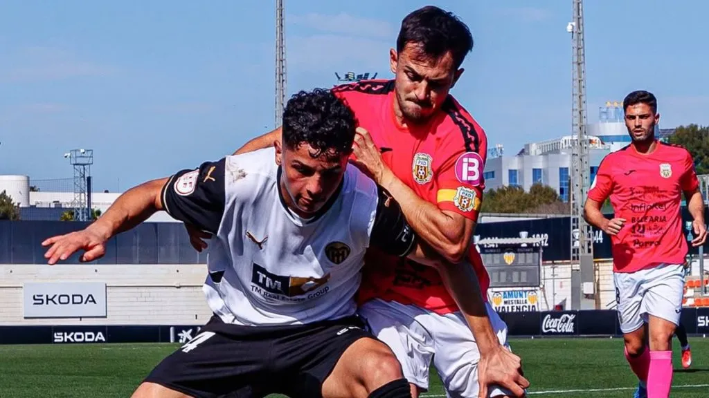 Warren Madrigal tiene una opción de compra de 750 mil euros.