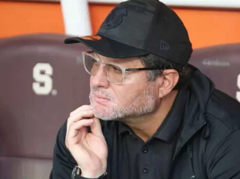 Jafet limpia a una figura de Herediano