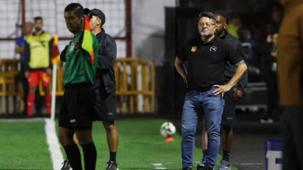 Jafet Soto y sus problemas con los árbitros.