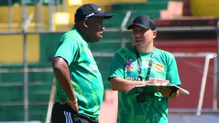 Hernán Medford causa polémica con la decisión que tomó en la Liga de Guatemala