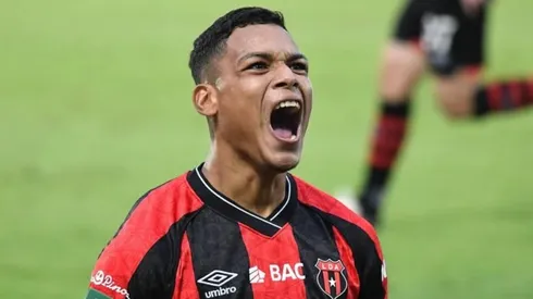 El futuro de Creichel Pérez está lejos de Alajuela.