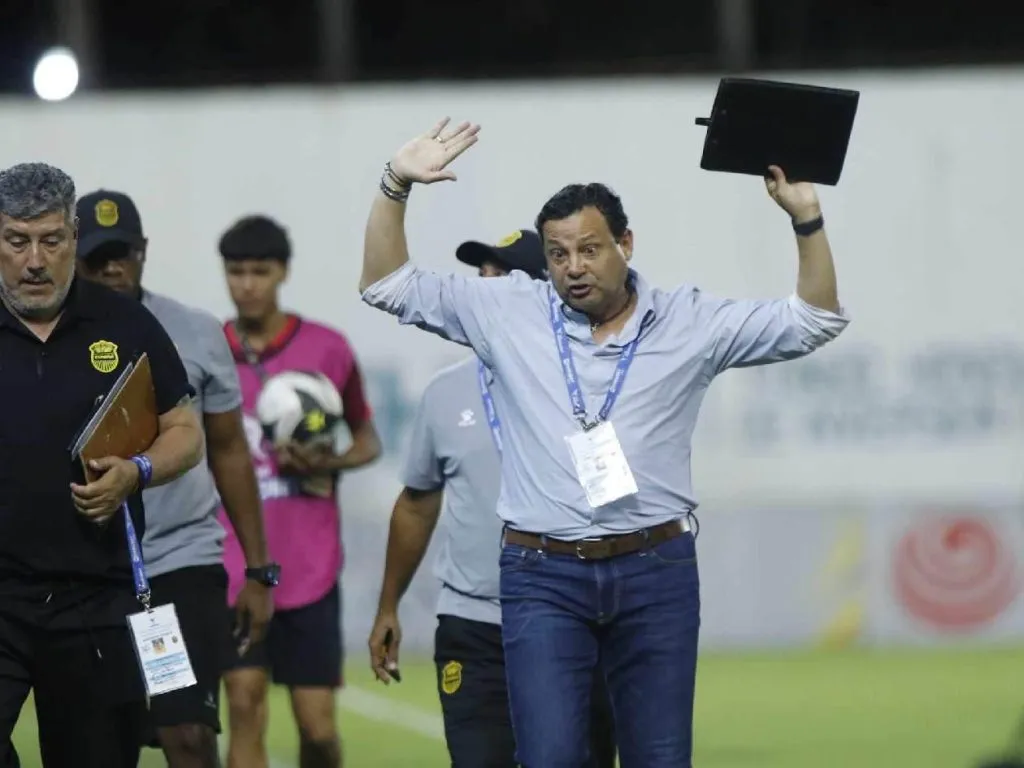 Jeaustin Campos tiene a Real España en el primer lugar y soñando con el campeonato. (Foto: La Prensa)