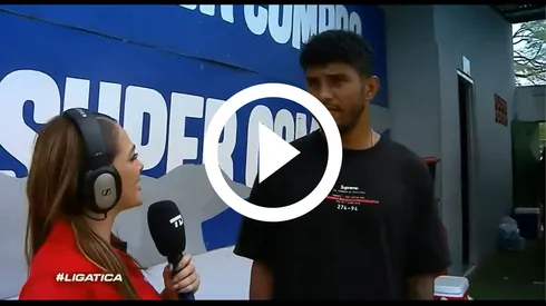 El delantero abandonó la entrevista.