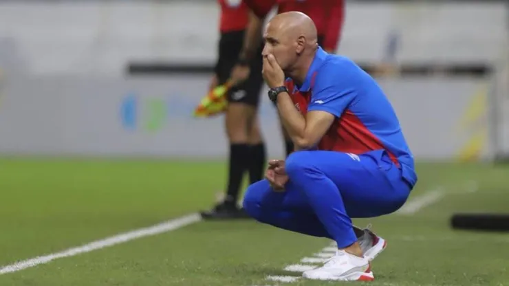 Eduardo Espinel y Olimpia están teniendo serias complicaciones en el Clausura 2025.