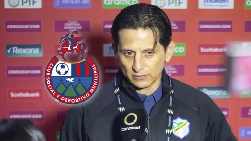 Ronald González no seguiría: el DT campeón con Municipal que suena para reemplazarlo en Comunicaciones.