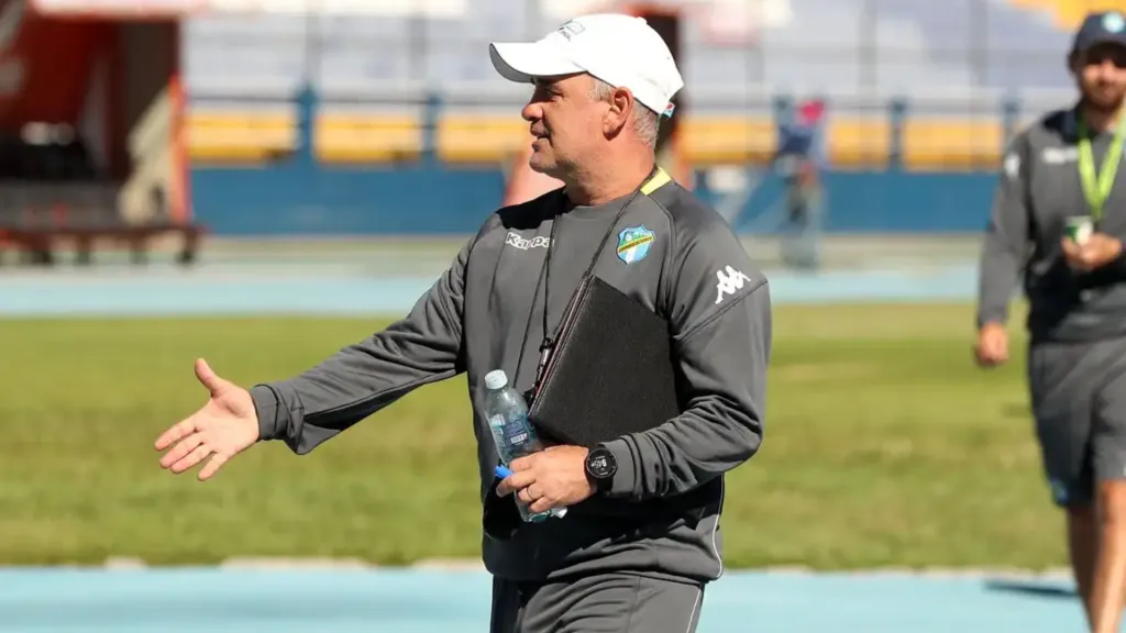 Willy Coito Olivera está cerca de la Selección de Guatemala, pero su llegada todavía no se cerró. (Foto: Prensa Libre / Jeniffer Gómez)