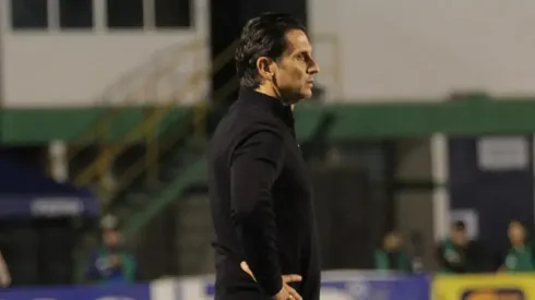 Ronald González y Comunicaciones reciben fuerte golpe previo al Clásico ante Municipal