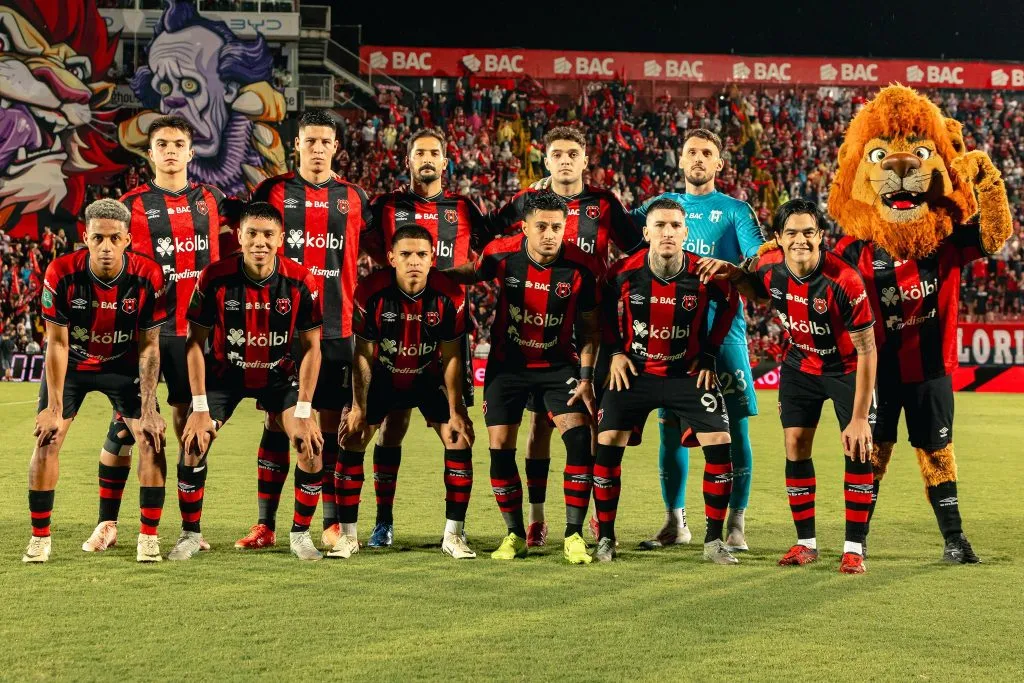 Alajuelense no pudo quedarse con la victoria en el clásico (LDA).