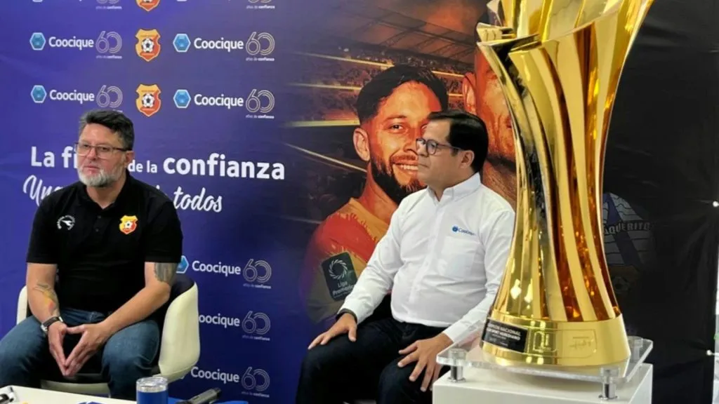 La presentación de la firma de Herediano con Coocique.