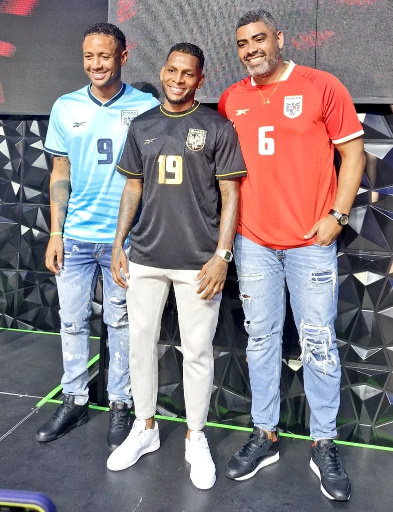 Las tres camisetas que tendrá Panamá. Foto: Deportes RPC