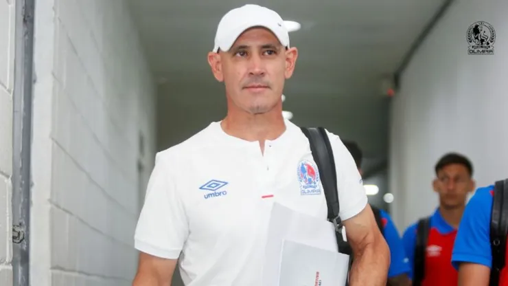 Olimpia tiene claro lo que va a hacer con Eduardo Espinel.