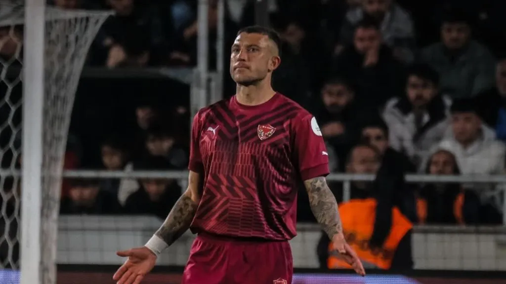 Francisco Calvo enfrenta un futuro incierto en Turquía (Hatayspor FC).