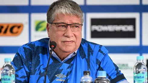 La Fesfut toma decisión que pone en alerta al Bolillo Gómez en El Salvador