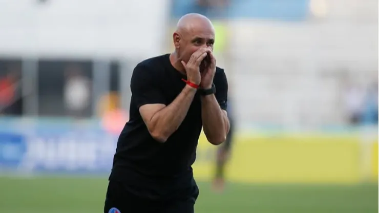 Eduardo Espinel ha guiado a Olimpia al liderato del Clausura 2025.