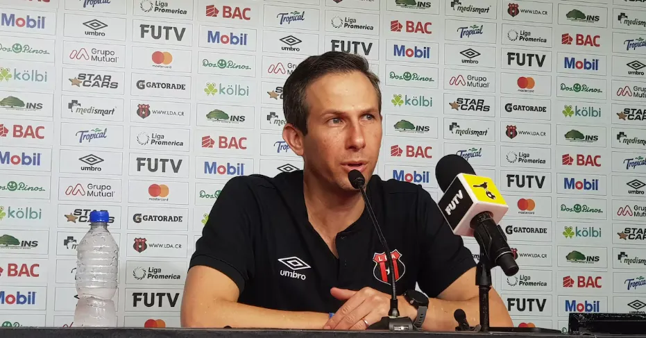 León Weinstok, abogado de Alajuelense