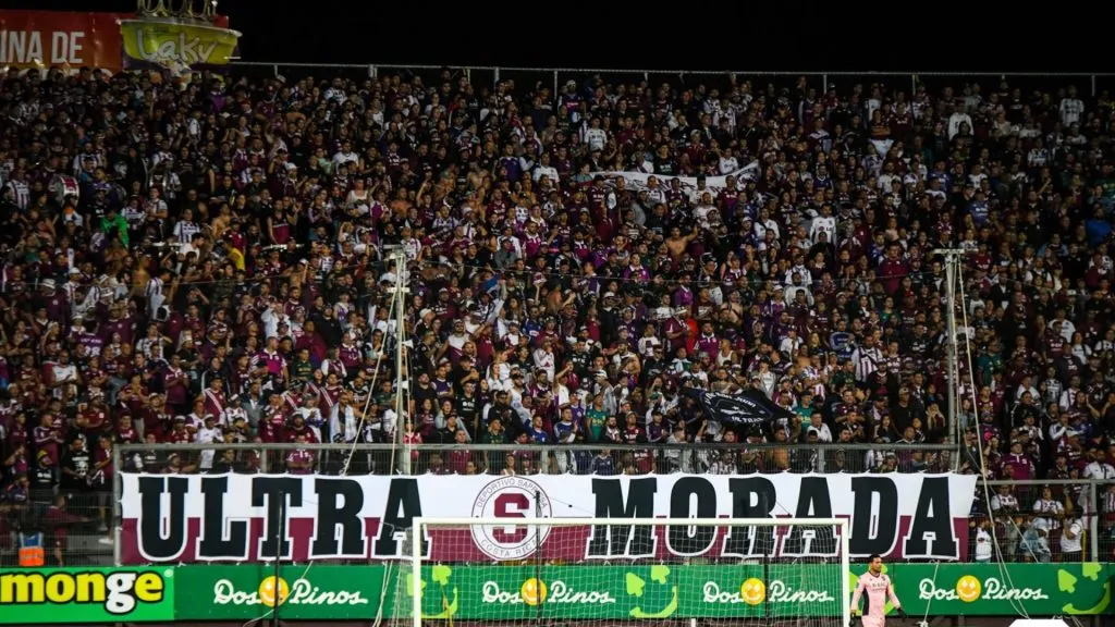 Saprissa fue sancionado también por una bengala en la grada.
