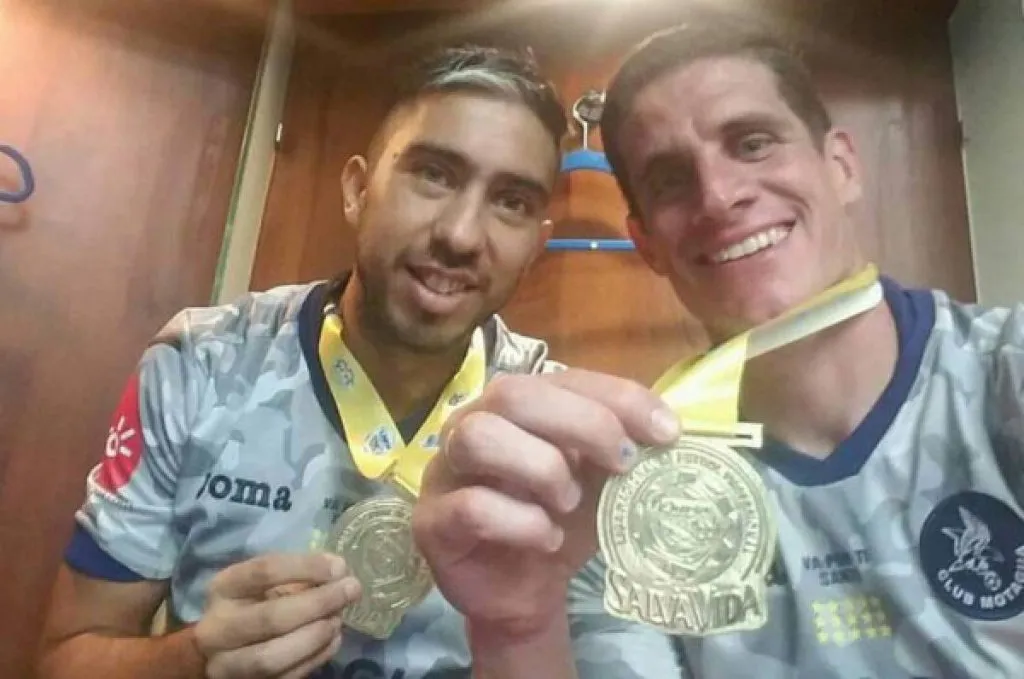 Jonathan Rougier y Santiago Vergara pudieron celebrar la copa 14 de la historia de Motagua juntos.