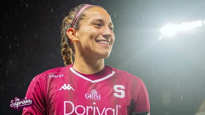 Carolina Venegas es una referente para Saprissa y para todo el fútbol femenino de Costa Rica (Deportivo Saprissa/Youtube).
