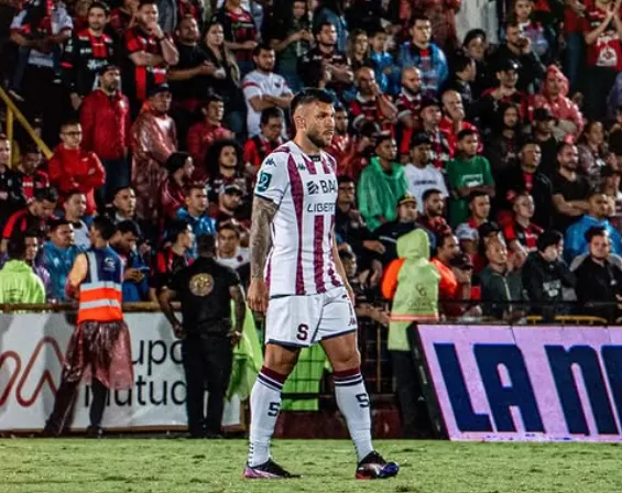 Jefry Valverde tiene pocos minutos en Saprissa (Deportivo Saprissa).