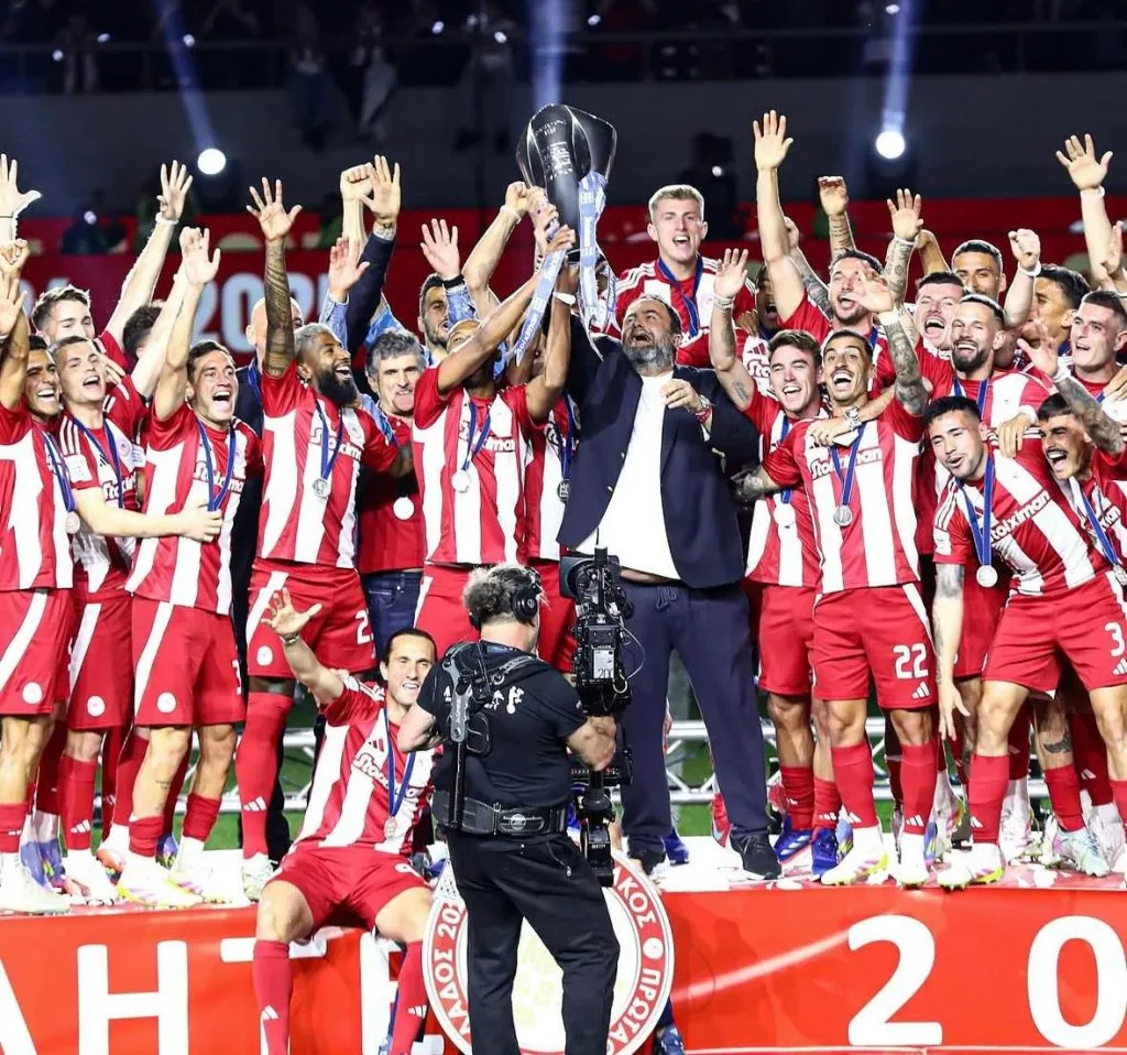 Olympiacos levantó su 48 de la Superliga de Grecia.