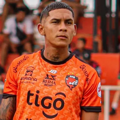 La ficha de John Ruiz no pertenece a Puntarenas (Puntarenas FC).