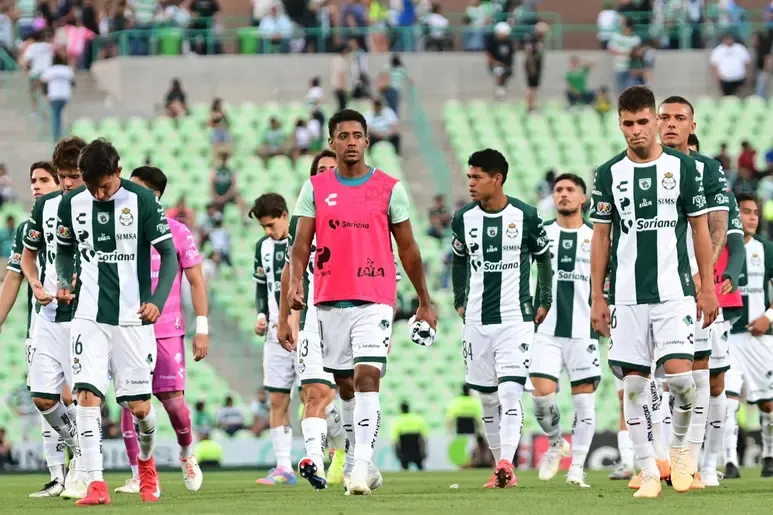 Antony Lozano vive el peor momento histórico de Santos Laguna.