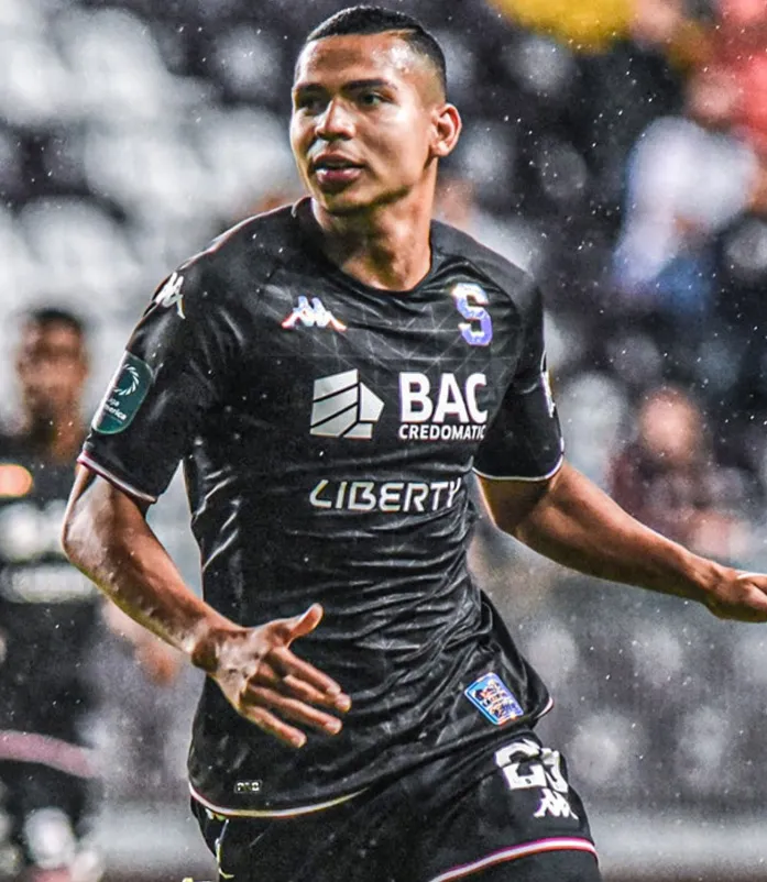 Azofeifa regresa a Tibás (ESPN).