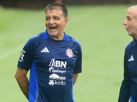 La Sele quedó atrás: Claudio Vivas se acerca a un equipo grande de Centroamérica